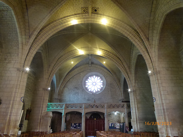 Eglise SAINT-MEDARD à THOUARS Deux-Sèvres 1/3