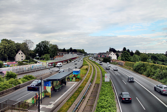 Autobahn A40 von der Fußgängerbrücke aus (Essen-Huttrop) / 15.06.2024