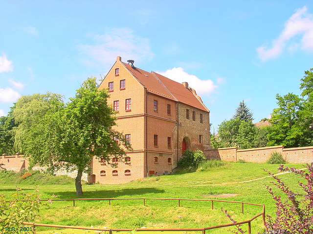 Penzlin, Alte Burg (3)    ... HFF !