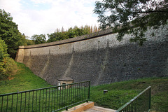 Staumauer der Heilenbecker Talsperre (Ennepetal) / 15.08.2022