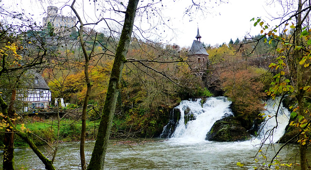 DE - Roes - Pyrmonter Mühle, Burg Pyrmont und Kaskade