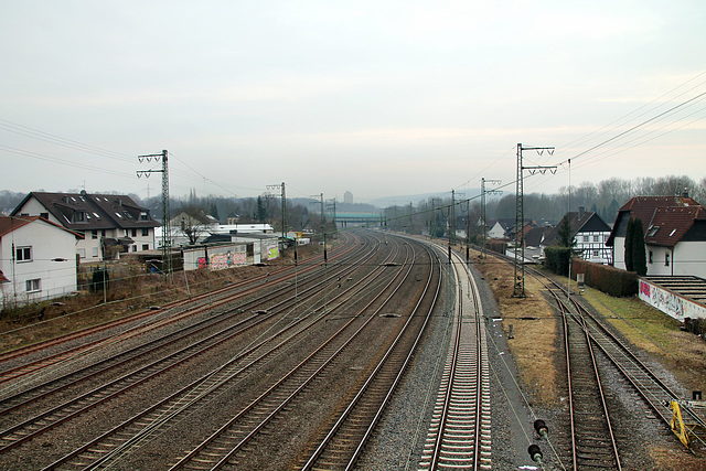 Die Bahnstrecke Hagen–Hamm von der Brücke Seestraße aus (Hagen-Hengstey) / 3.03.2018