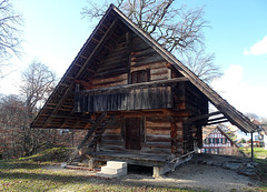 Holzspeicher (im Schweizer Dialekt Spycher)