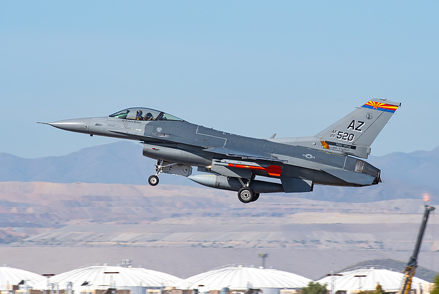 General Dynamics F-16C Fighting Falcon 88-0520 "El Tigre"