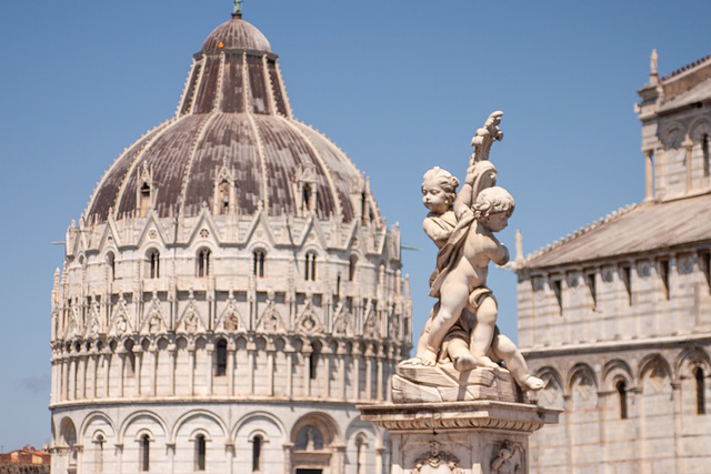 Fontana dei Putti and the Pisa Baptistery