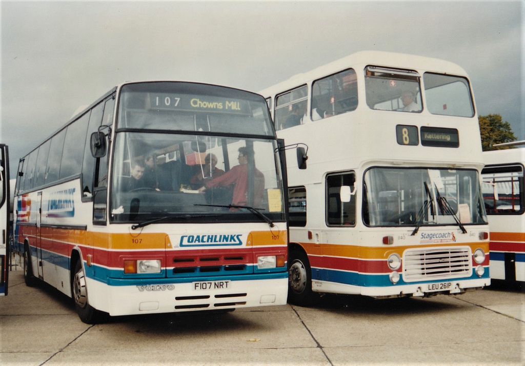 Stagecoach United Counties 107 (F107 NRT) and 840 (LEU 261P) at Showbus, Duxford – 22 Sep 1996 (329-24)