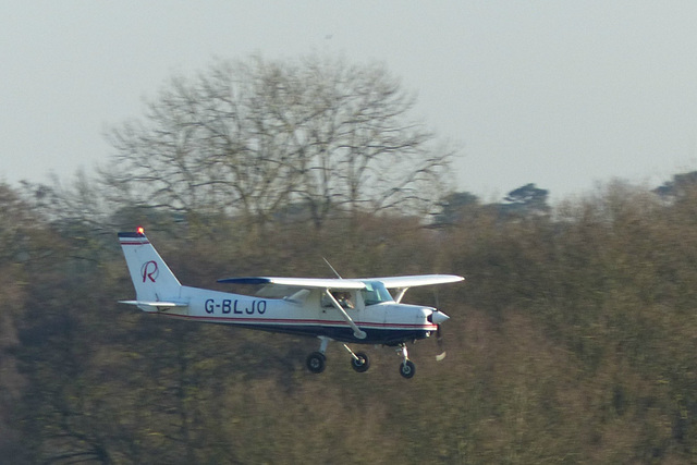 G-BLJO approaching Fairoaks (2) - 29 December 2014