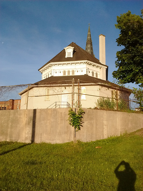 Église aux alllures pénitenciaires