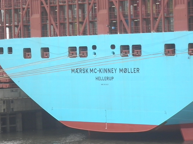 Heckansicht der Maersk-Mc-Kinney-Moeller