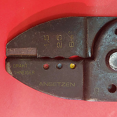 Kabelschuh-Klemmzange 1 Kabelschuh-Klemmzange 1