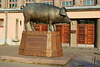 Bronze-Schwein in Tartu (© Buelipix)
