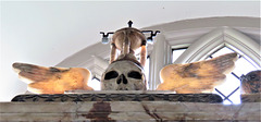 chelsea old church, london (91) winged skull and hourglass on  c16 tomb of gregory fiennes, lord dacre +1594