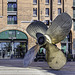 Schiffsschraube vor dem Internationalen Maritime Museum Hamburg (© Buelipix)
