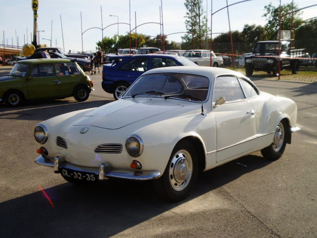 Volkswagen Karmann-Ghia (1966).