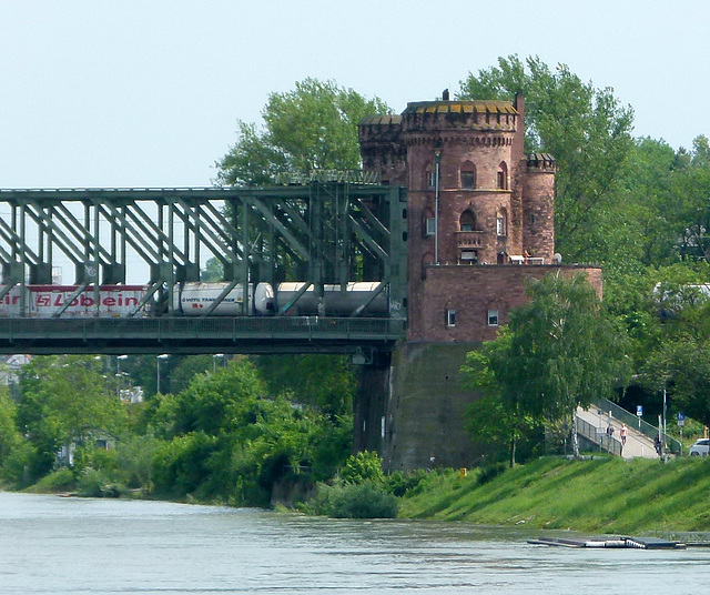 Eisenbahnbrückenkopf in Mainz