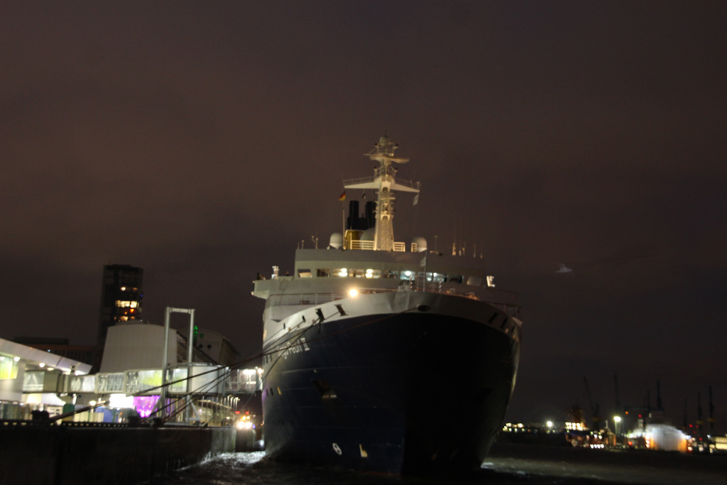 Saga Pearl   II  am Terminal Altona