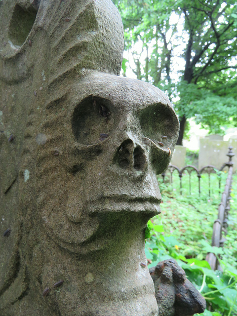 west wickham church, bromley, london (3) c18 gravestone of mary wilkinson +1742 with skull