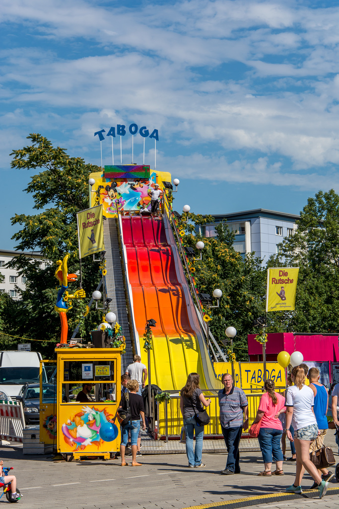 Wellen-Rutsche auf dem Stadtfest 2015