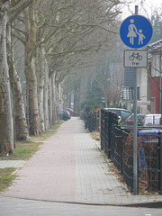 Stahnsdorfer Damm in Kleinmachnow, Süd-Westseite, an der Einmündung der Wattstraße