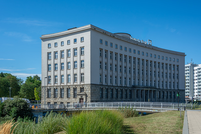 244-365, HBM ohne Bank - mit Bank