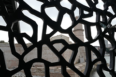 un phare de Marseille au travers de la peau du Mucem