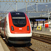 Der IC5 der SBB beim Halt in Yverdon les Bains nach Zürich HB