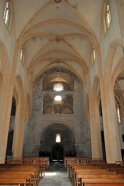 Nef de l'église de Manglieu