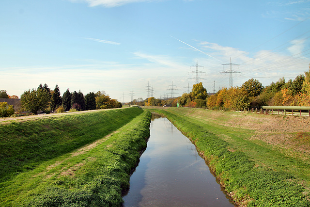 Die Emscher von der Brücke Recklinghauser Straße aus (Wanne-Eickel) / 15.10.2018