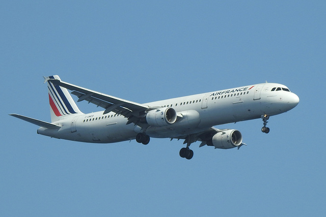 F-GMZD approaching Nice - 21 April 2017