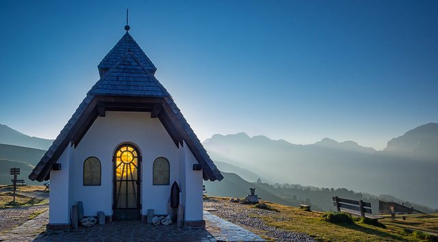 Kapelle im Morgenlicht