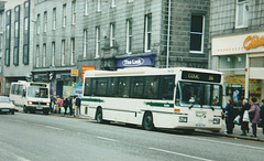 First Aberdeen 538 (N538 VSA) and 405 (K405 HRS) in Union Street, Aberdeen – 27 Mar 2001 (461-30)