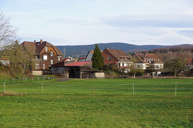 Rückfront einiger Häuser an der Hauptstraße