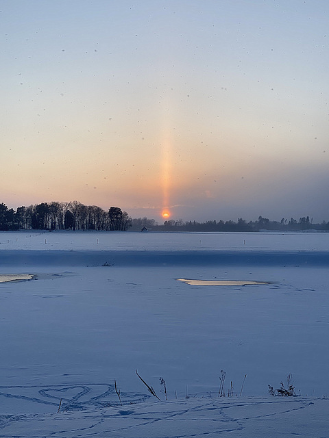 Sun pole.