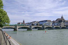 Blick auf die mittlere Brücke in Basel