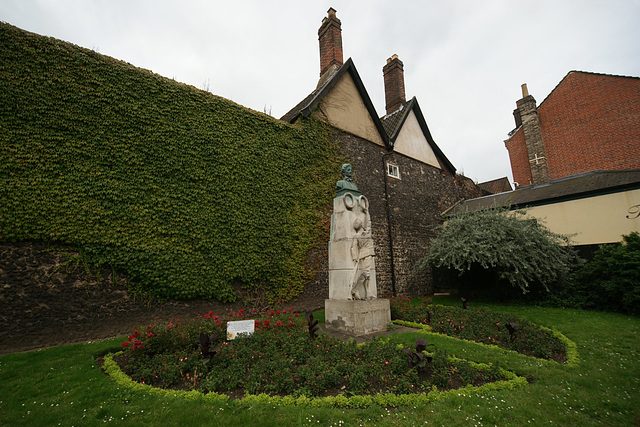 Edith Cavell Memorial