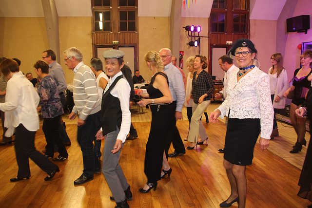 Hélène danse le Madison !