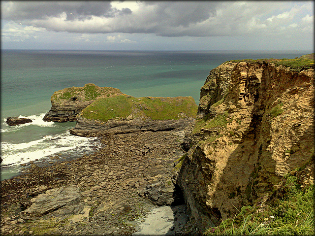 Asparagus and Samphire Islands at low tide. Porthcadjack, Cornwall.  PLEASE STAY, DON'T RUN AWAY!!!