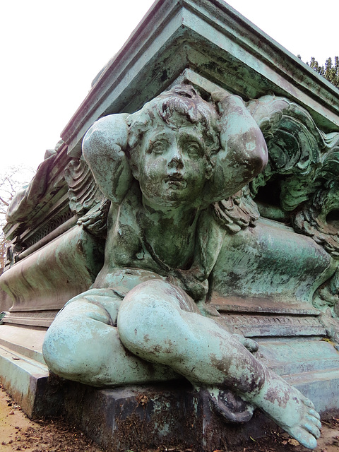 marylebone cemetery, east finchley, london