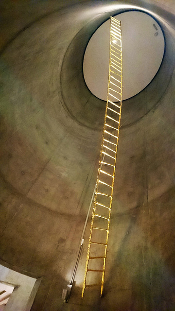 Nordlichtkathedrale, Goldene Himmelsleiter