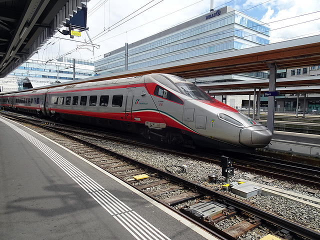 Bereit zur Abfahrt im Berner Hauptbahnhof