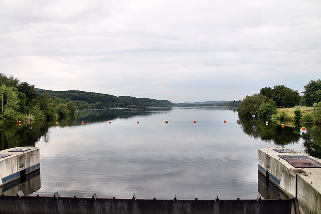 Kemnader See, Blick von der Brücke am Stauwehr (Hattingen) / 13.07.2023