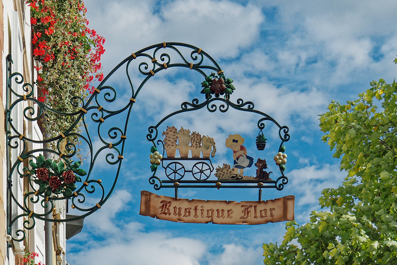 blühendes Nasenschild