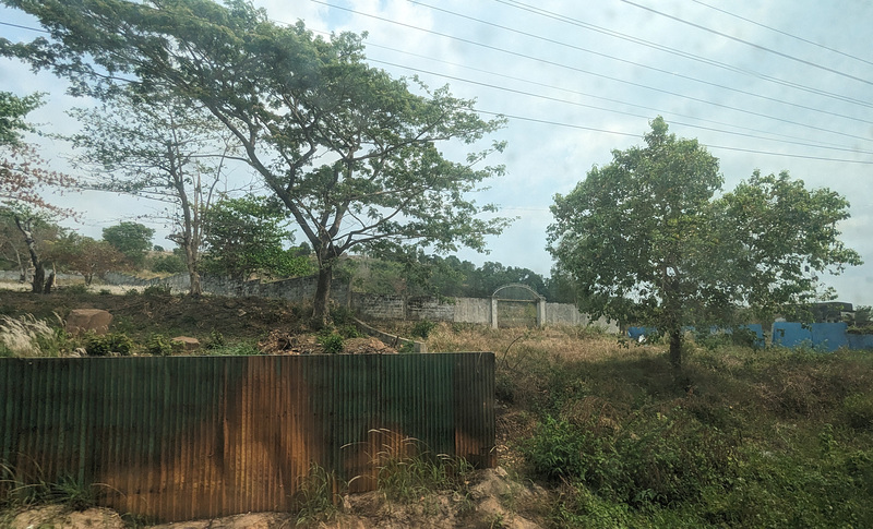 Prise avec fils depuis notre train / From our train with wires included