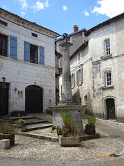 BOURDEILLES Dordogne