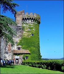 Beacciano : un prato verde accoglie i visitatori