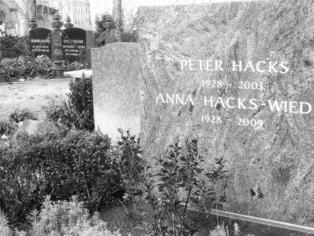 Peter Hacks (tombŝtono)