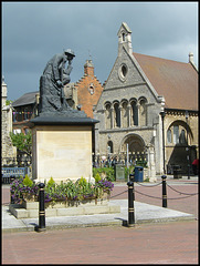 Cromwell Museum and statue