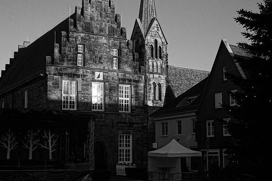 Marktplatz in Schüttorf mit historischem Rathaus