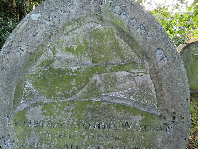 aldeburgh church, suffolk (45) mandolin and music book on c20 tombstone of thomas john wogan +1919