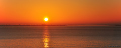 Sunrise over the Tagus - Alfama, Lisbon (© Buelipix)